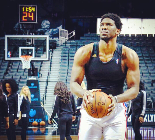 而感到痛苦 而感到痛苦