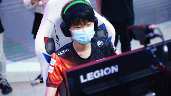 出生于一个 出生于一个