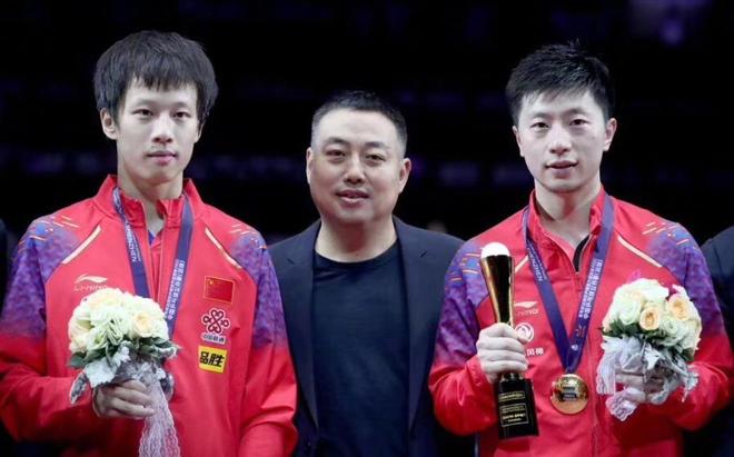 亚历山大 亚历山大