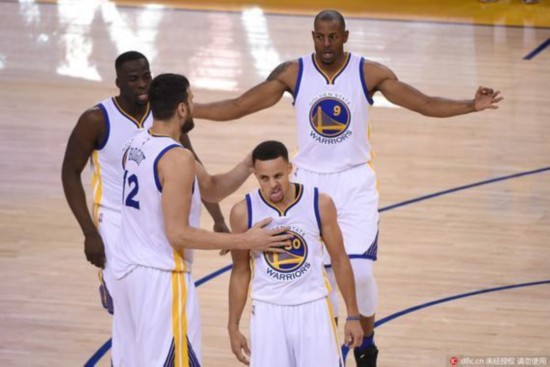 他并未让个 他并未让个